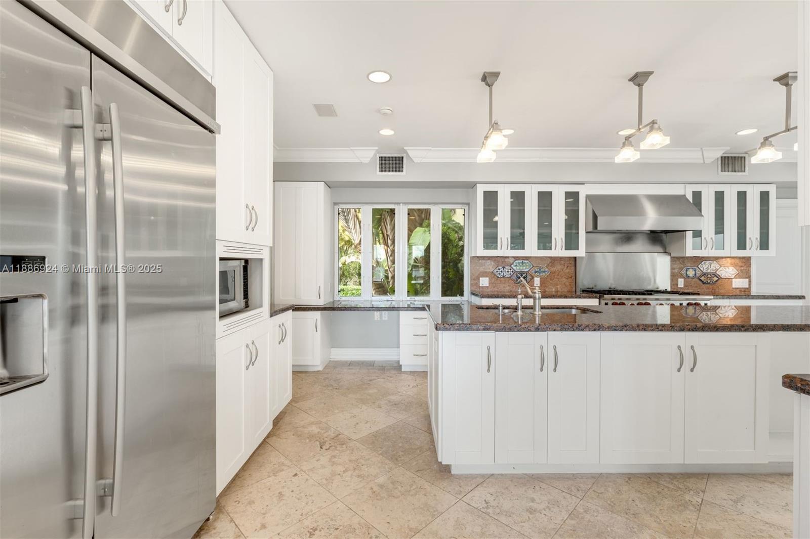 11 E Rivo Alto Dr, Miami Beach FL 33139