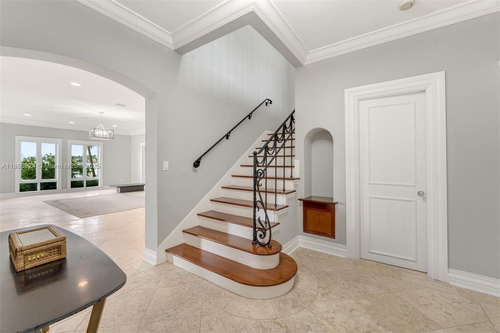 11 E Rivo Alto Dr, Miami Beach FL 33139