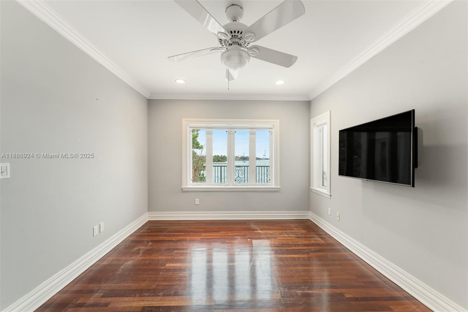 11 E Rivo Alto Dr, Miami Beach FL 33139