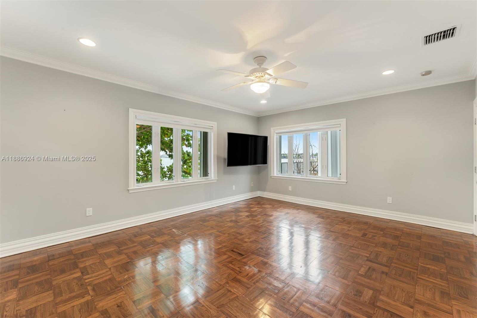 11 E Rivo Alto Dr, Miami Beach FL 33139