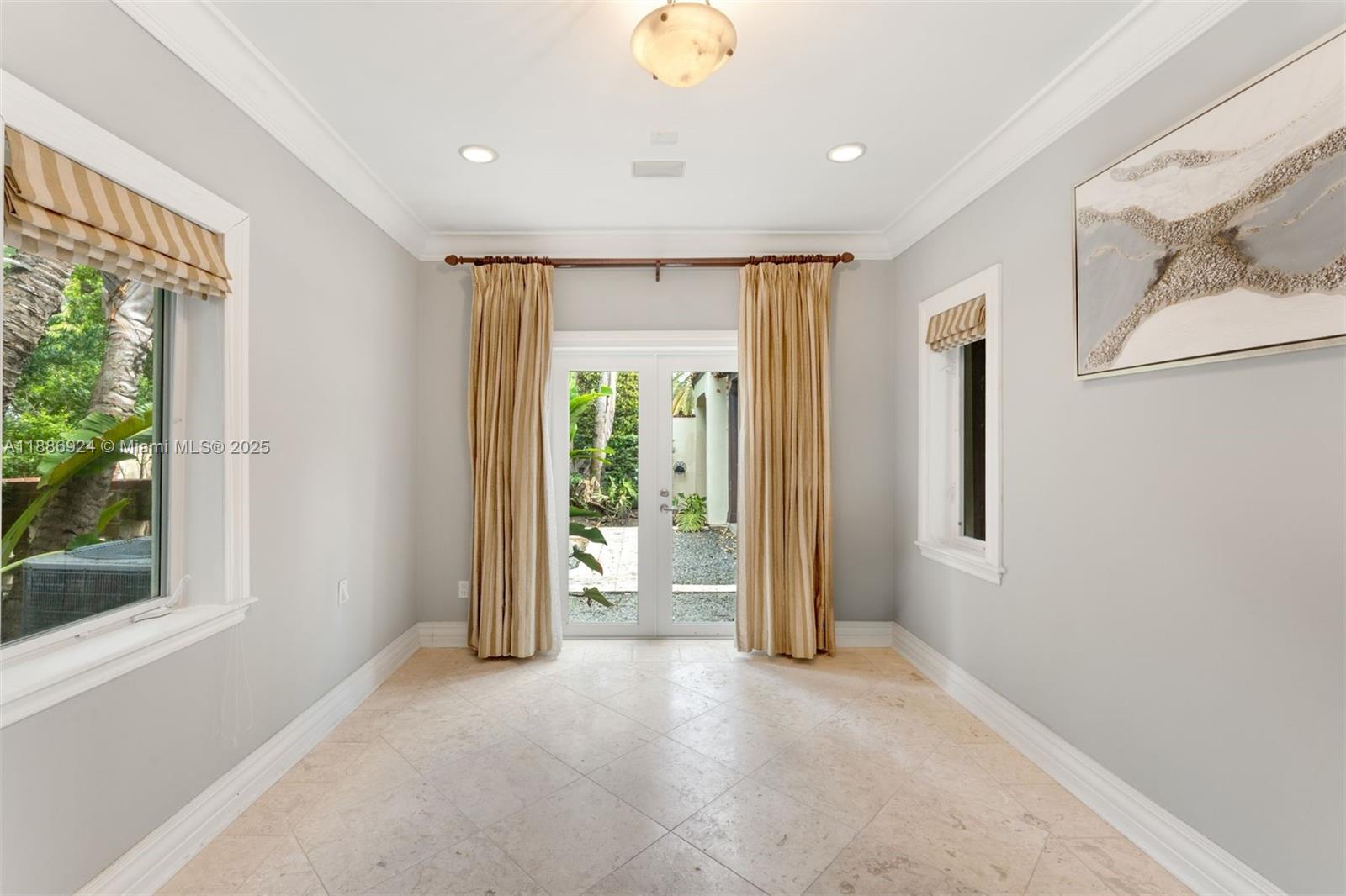 11 E Rivo Alto Dr, Miami Beach FL 33139