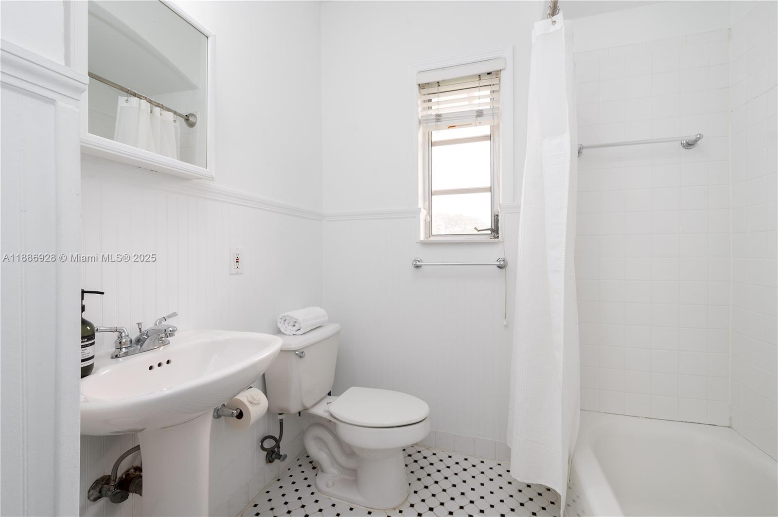501 SW 24th Rd #501, Miami FL 33129