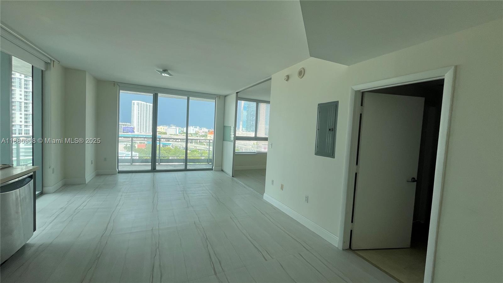 90 SW 3rd St #1412, Miami FL 33130