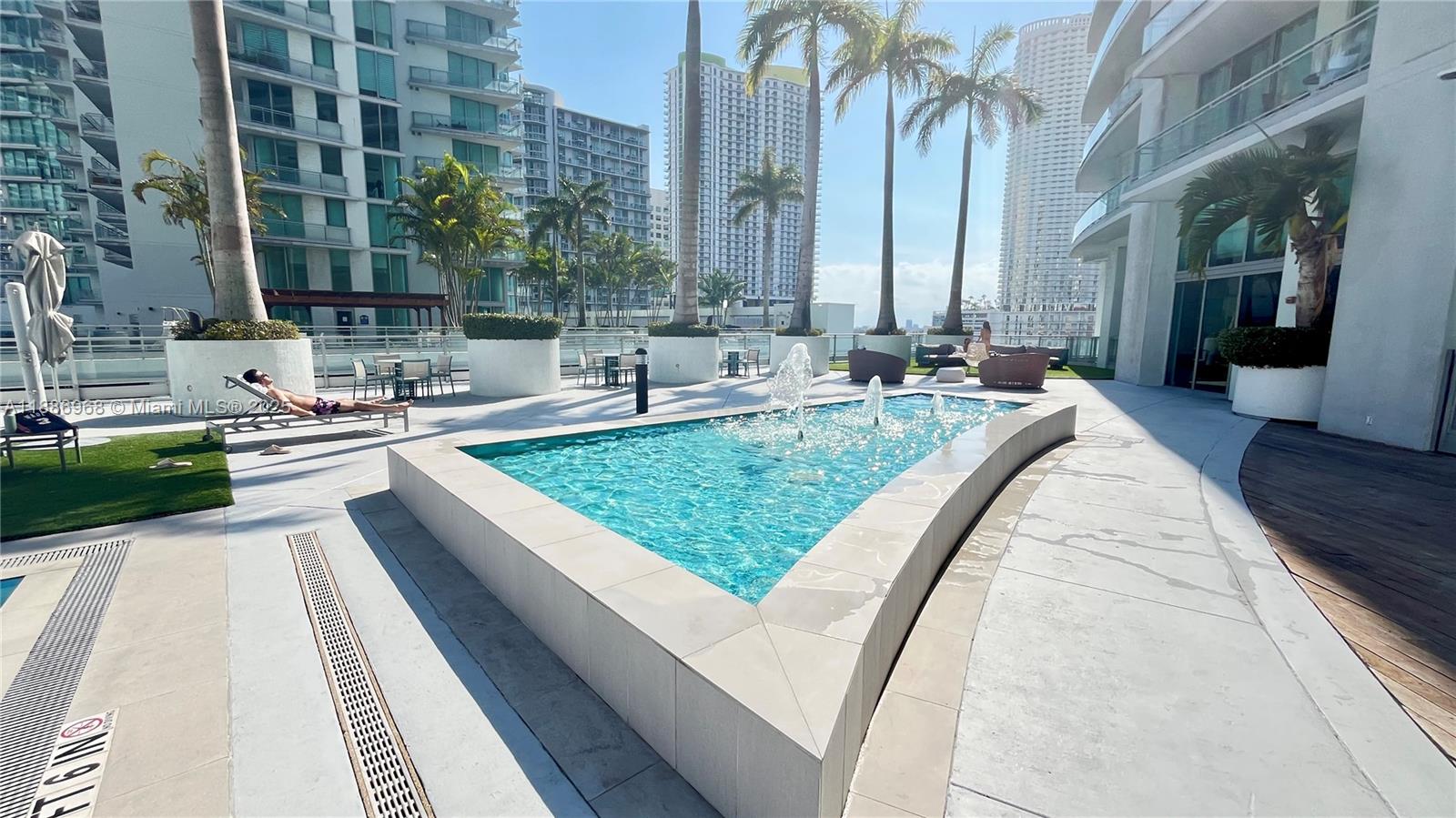 90 SW 3rd St #1412, Miami FL 33130