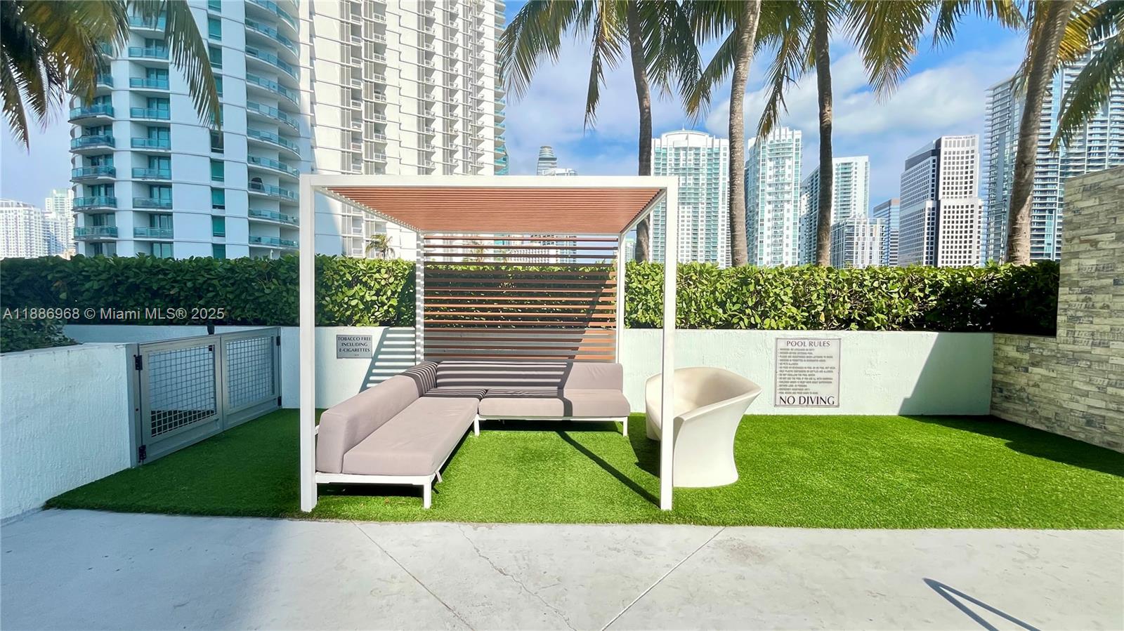 90 SW 3rd St #1412, Miami FL 33130