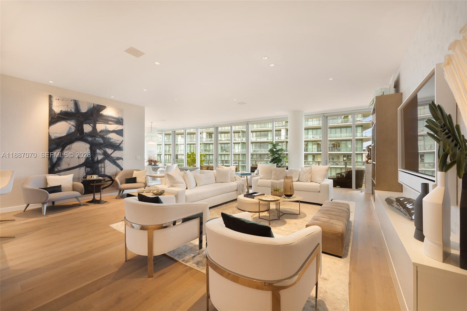 801 S Pointe Dr #PH602, Miami Beach FL 33139