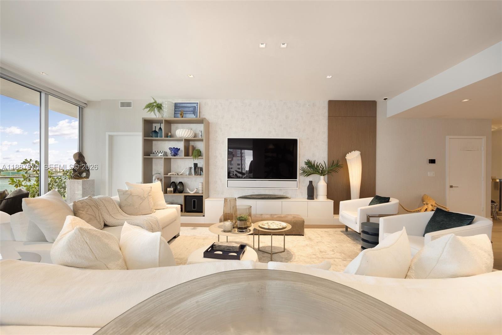 801 S Pointe Dr #PH602, Miami Beach FL 33139