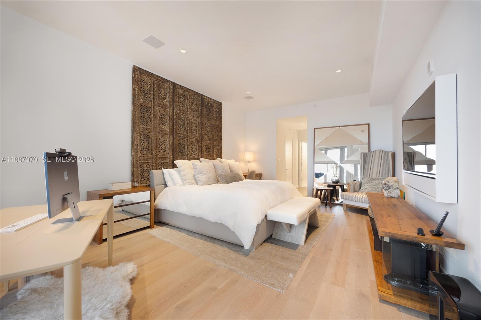 801 S Pointe Dr #PH602, Miami Beach FL 33139