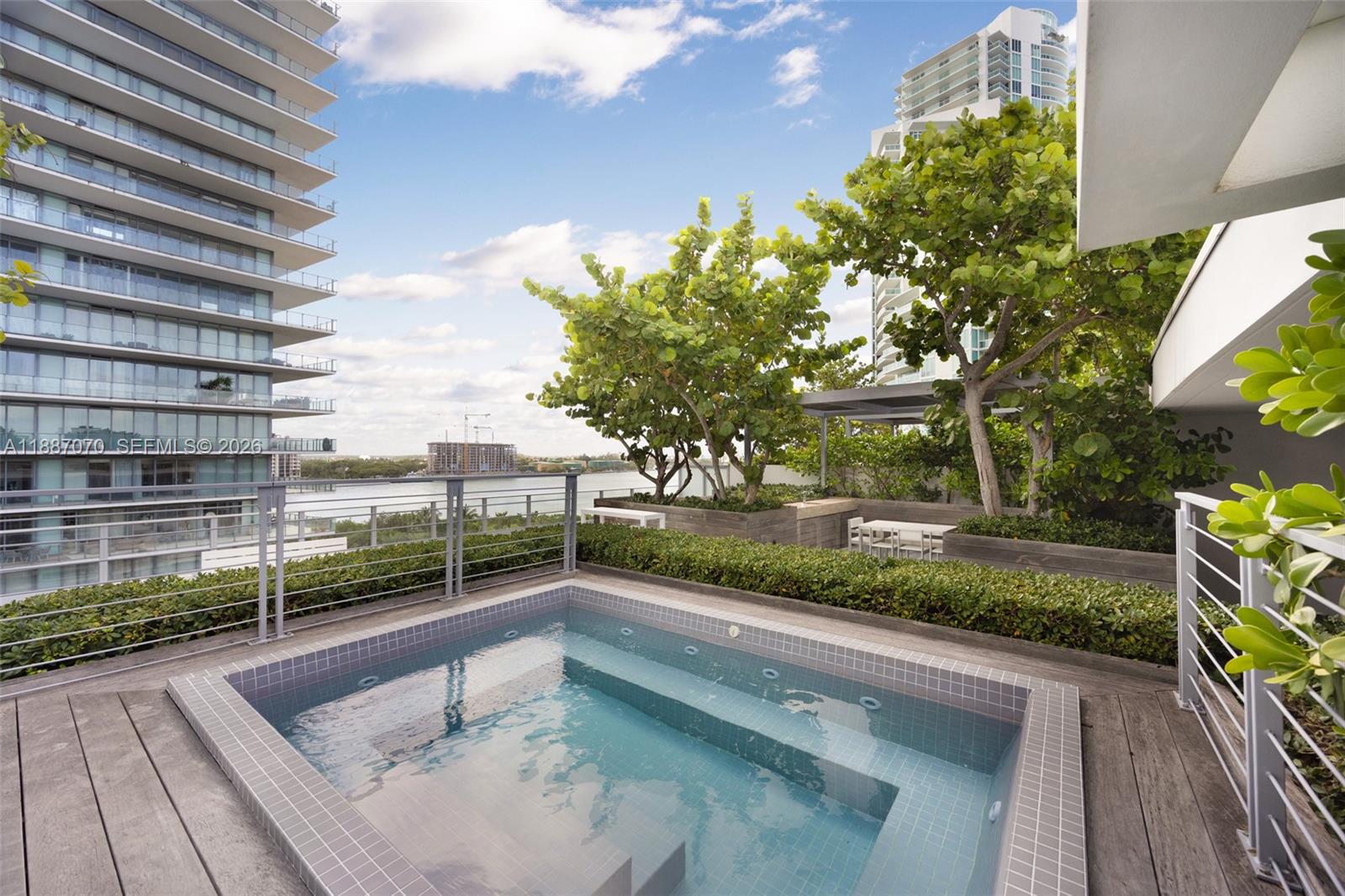 801 S Pointe Dr #PH602, Miami Beach FL 33139