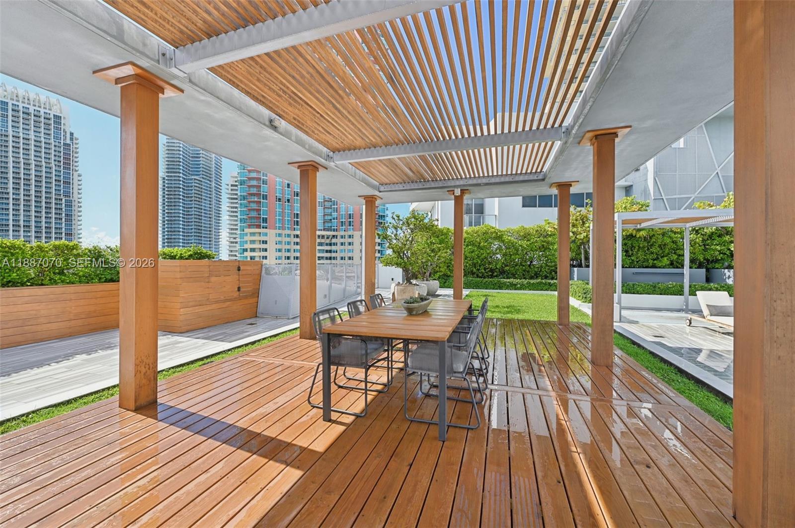 801 S Pointe Dr #PH602, Miami Beach FL 33139