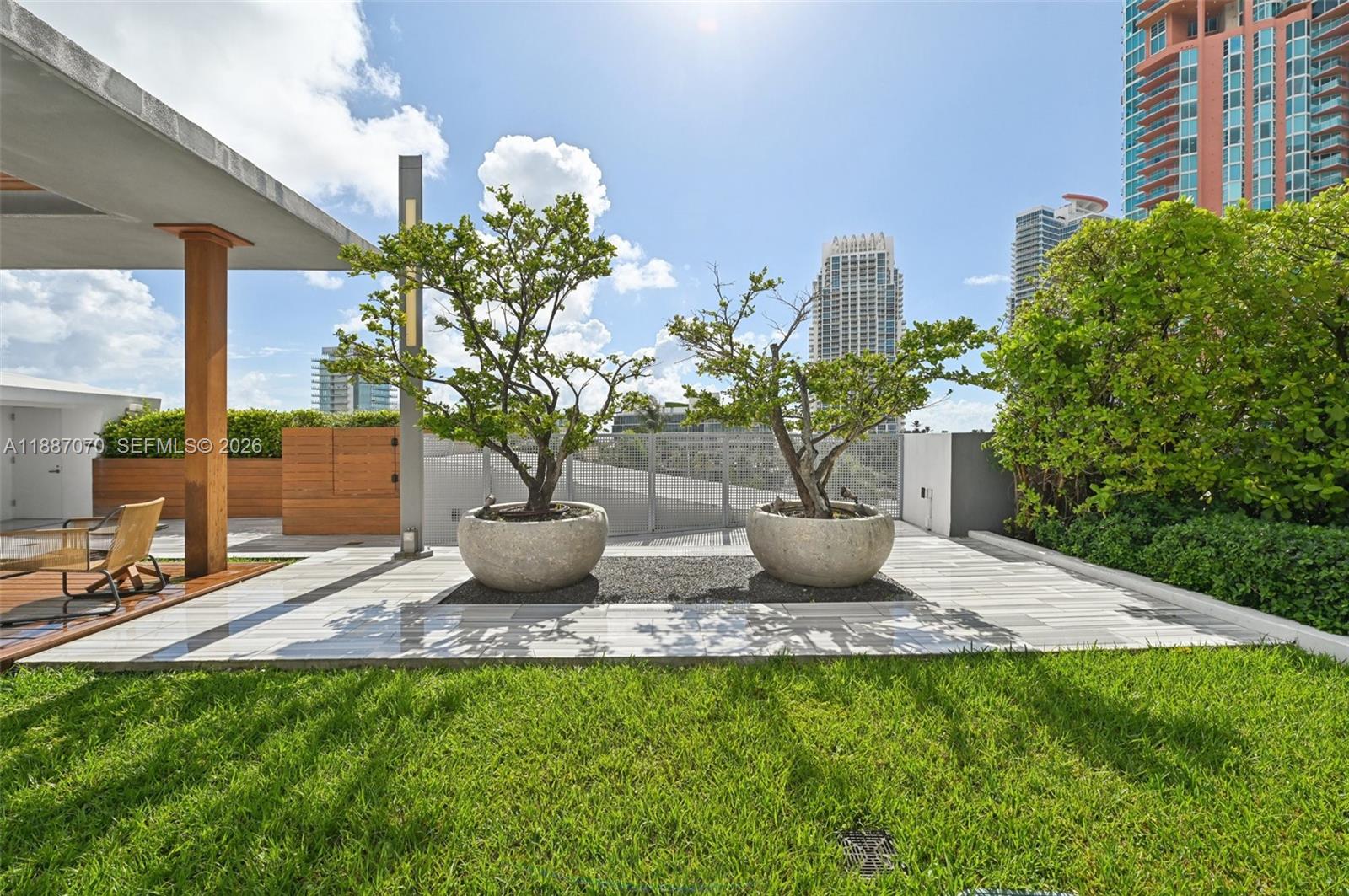 801 S Pointe Dr #PH602, Miami Beach FL 33139