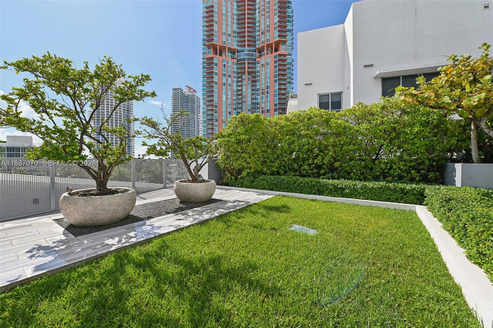 801 S Pointe Dr #PH602, Miami Beach FL 33139