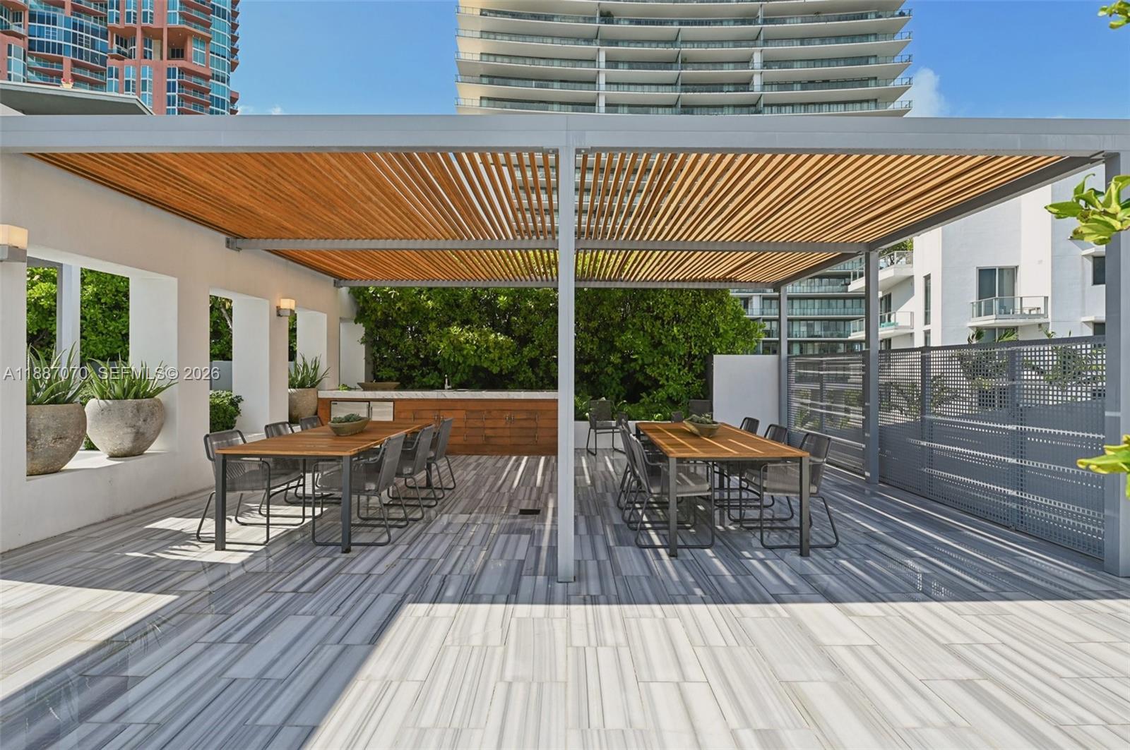 801 S Pointe Dr #PH602, Miami Beach FL 33139