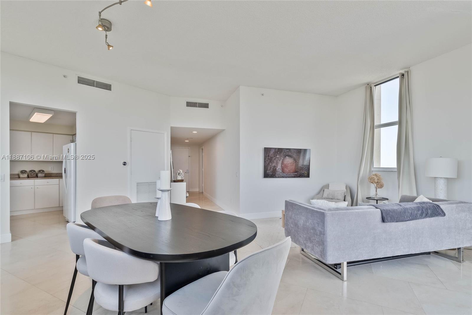 2475 Brickell Ave #2702, Miami FL 33129
