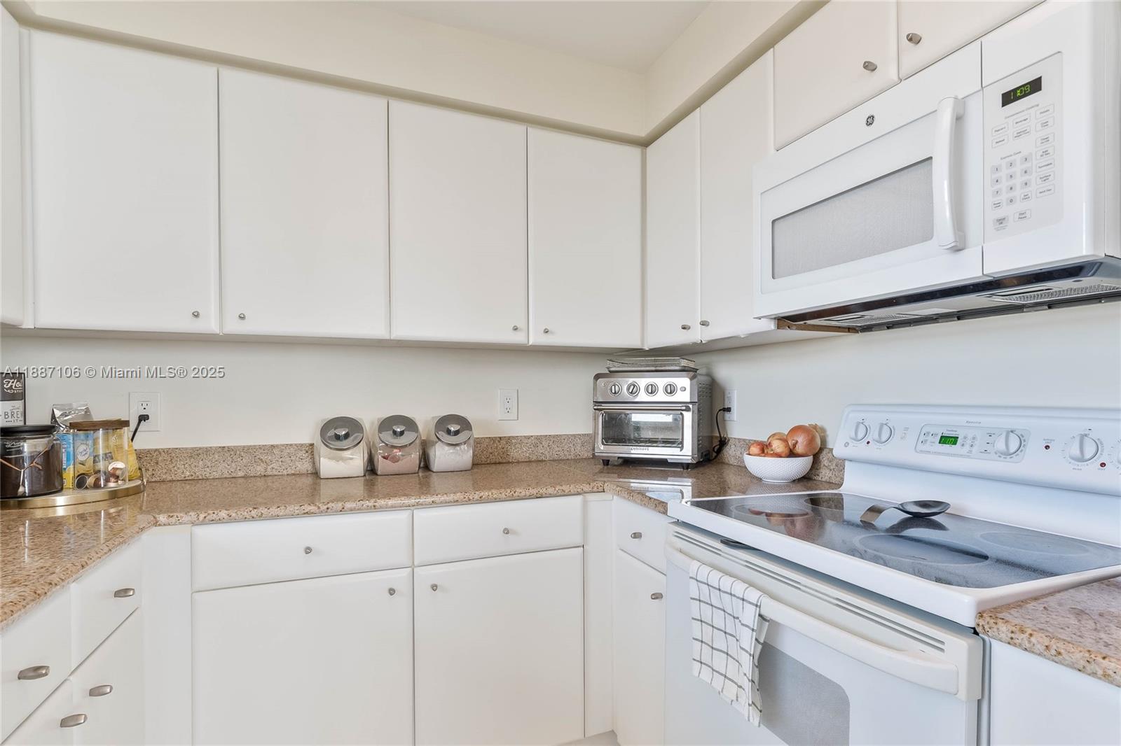 2475 Brickell Ave #2702, Miami FL 33129