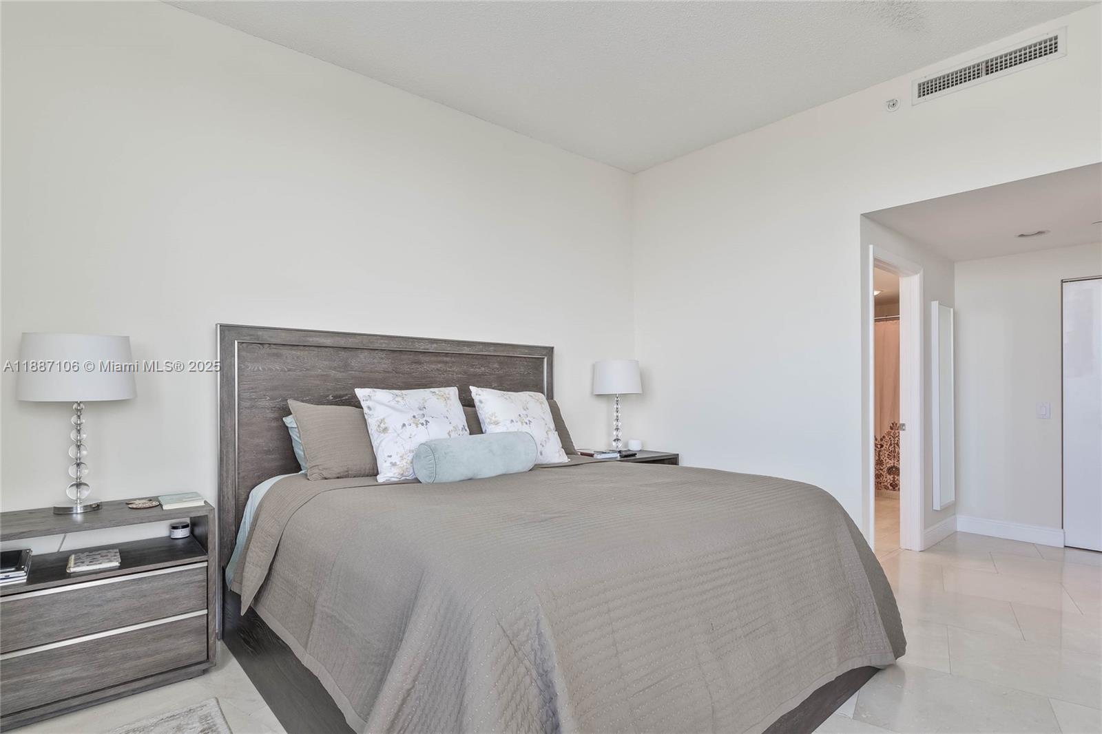 2475 Brickell Ave #2702, Miami FL 33129
