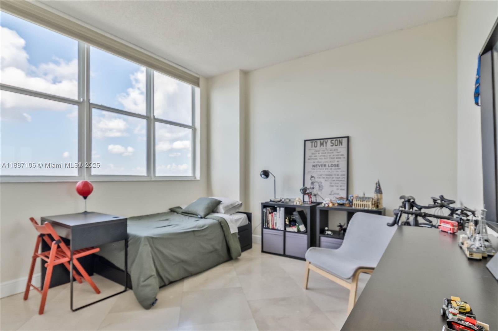 2475 Brickell Ave #2702, Miami FL 33129