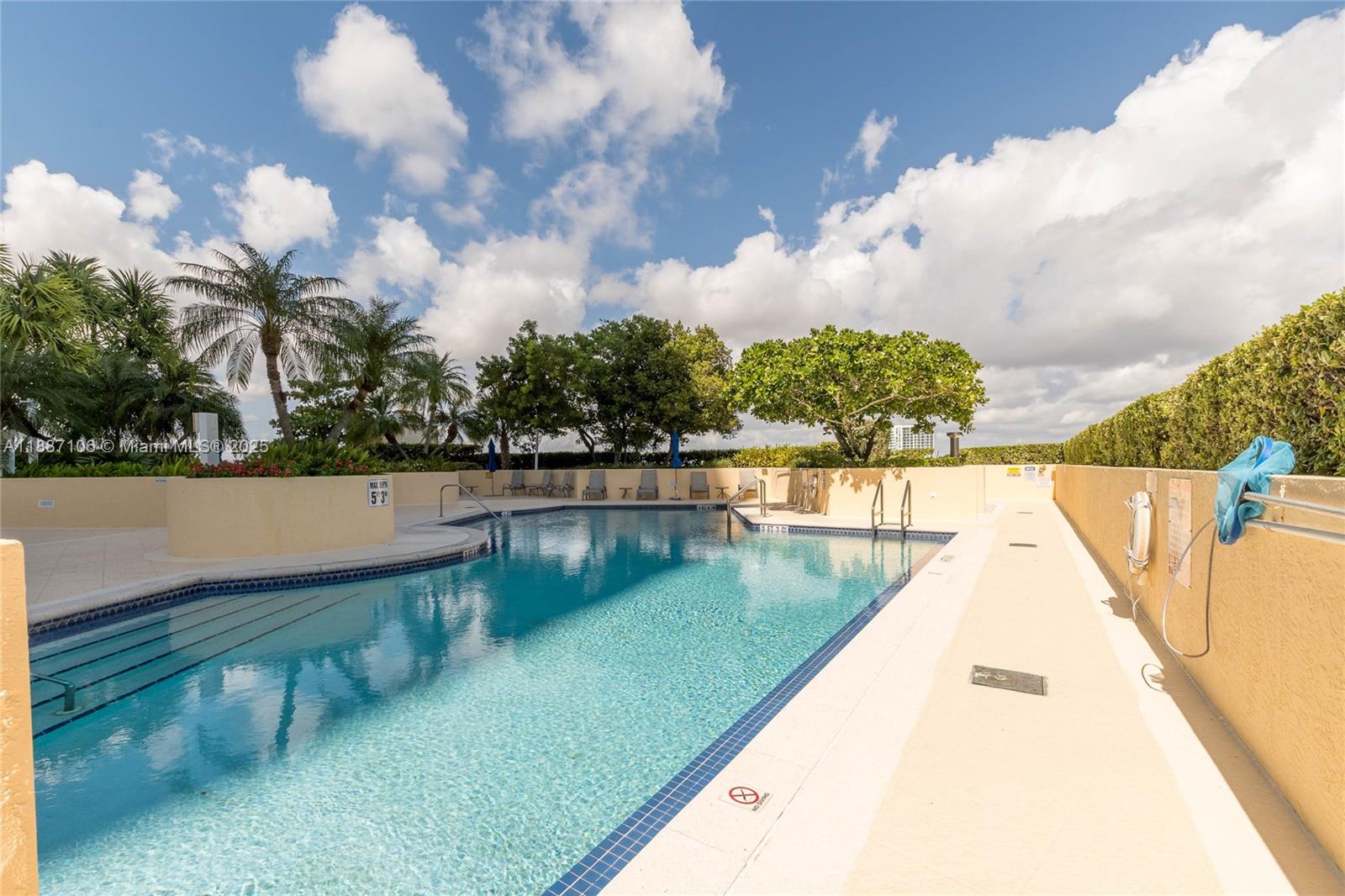 2475 Brickell Ave #2702, Miami FL 33129