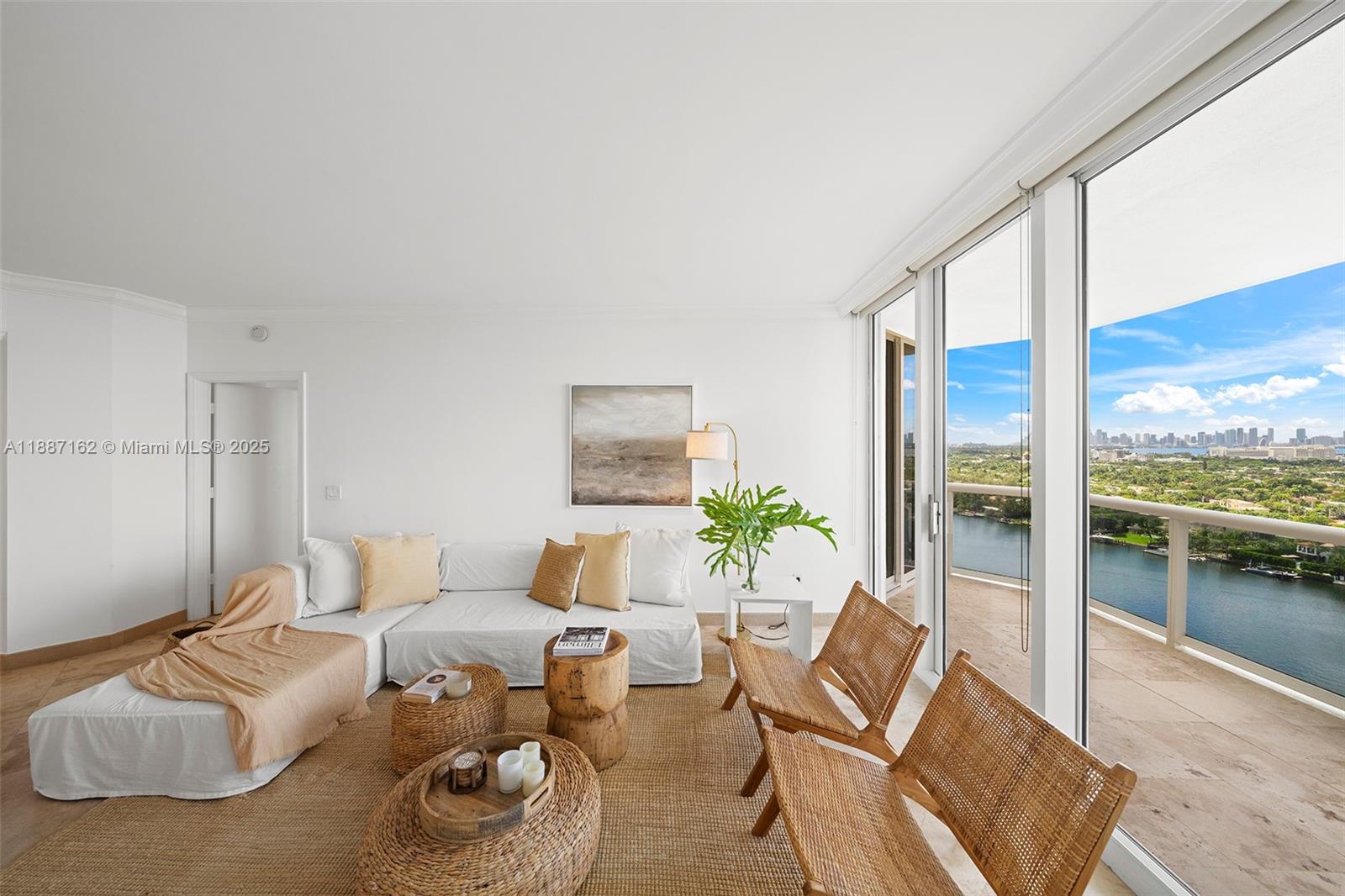 4779 Collins Ave #2006, Miami Beach FL 33140