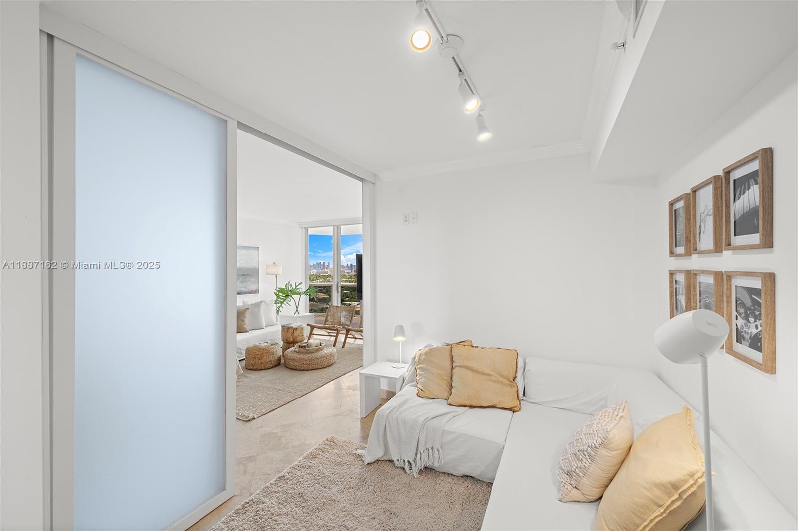 4779 Collins Ave #2006, Miami Beach FL 33140
