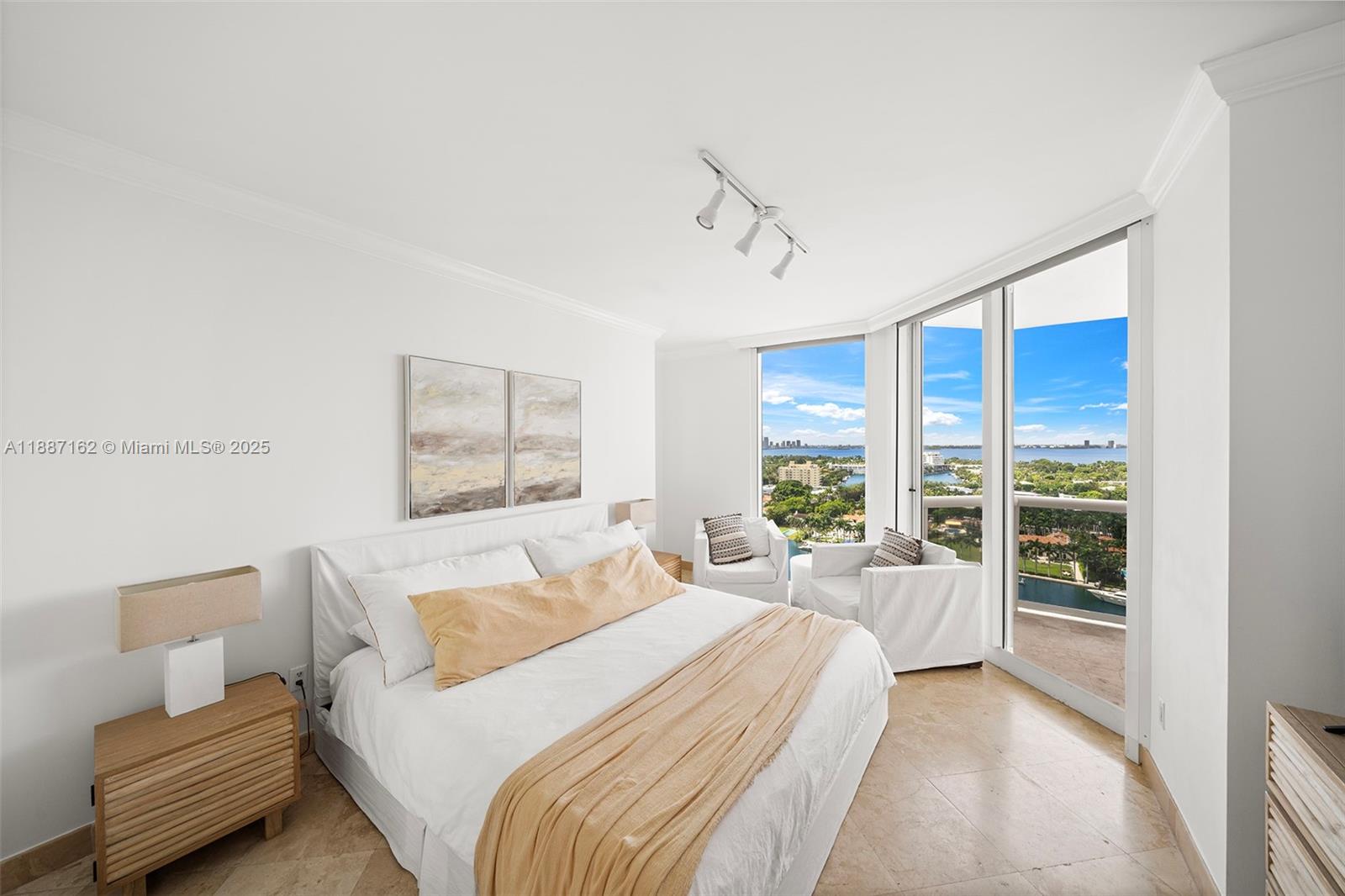4779 Collins Ave #2006, Miami Beach FL 33140