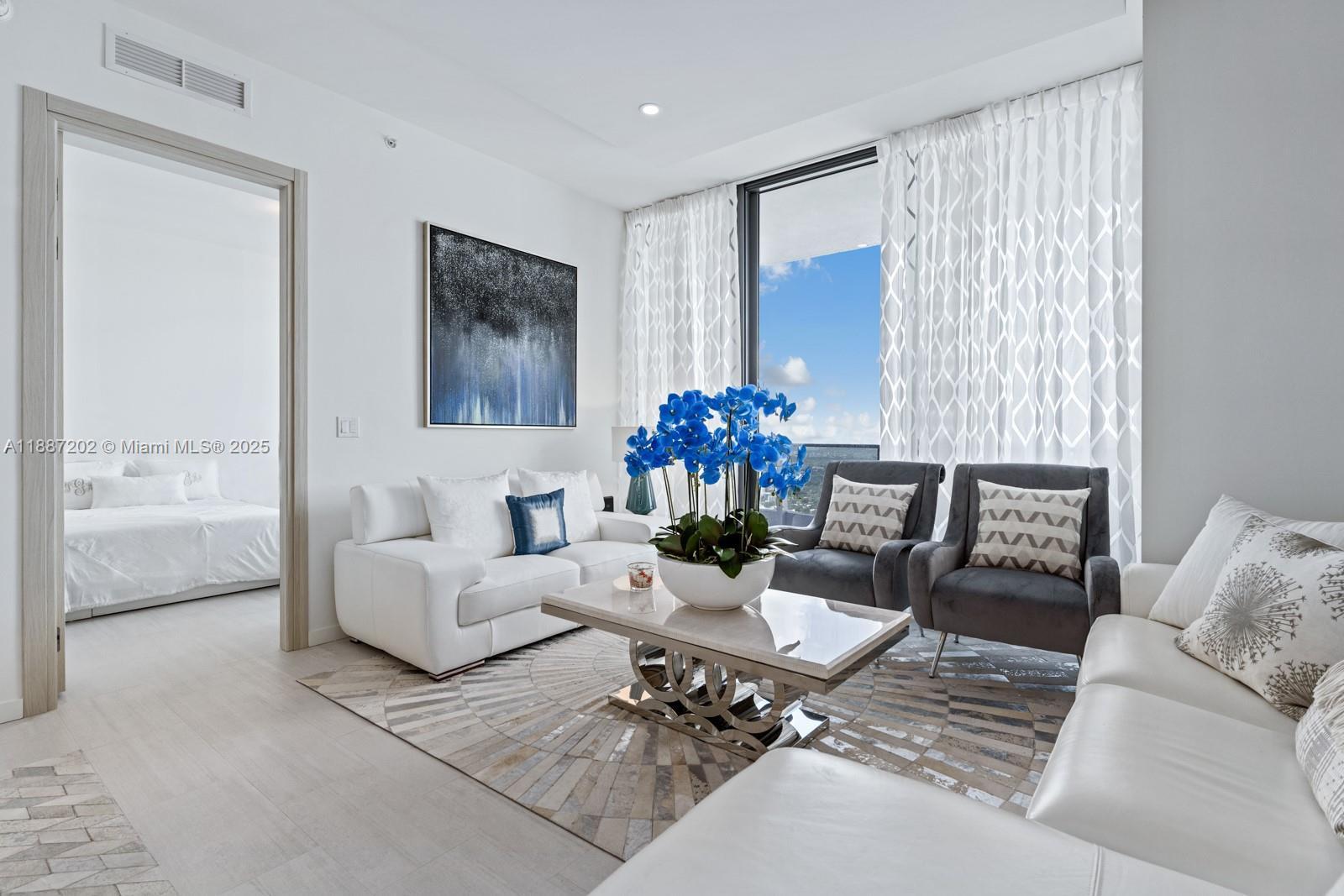 1000 Brickell Plz #PH6006, Miami FL 33131