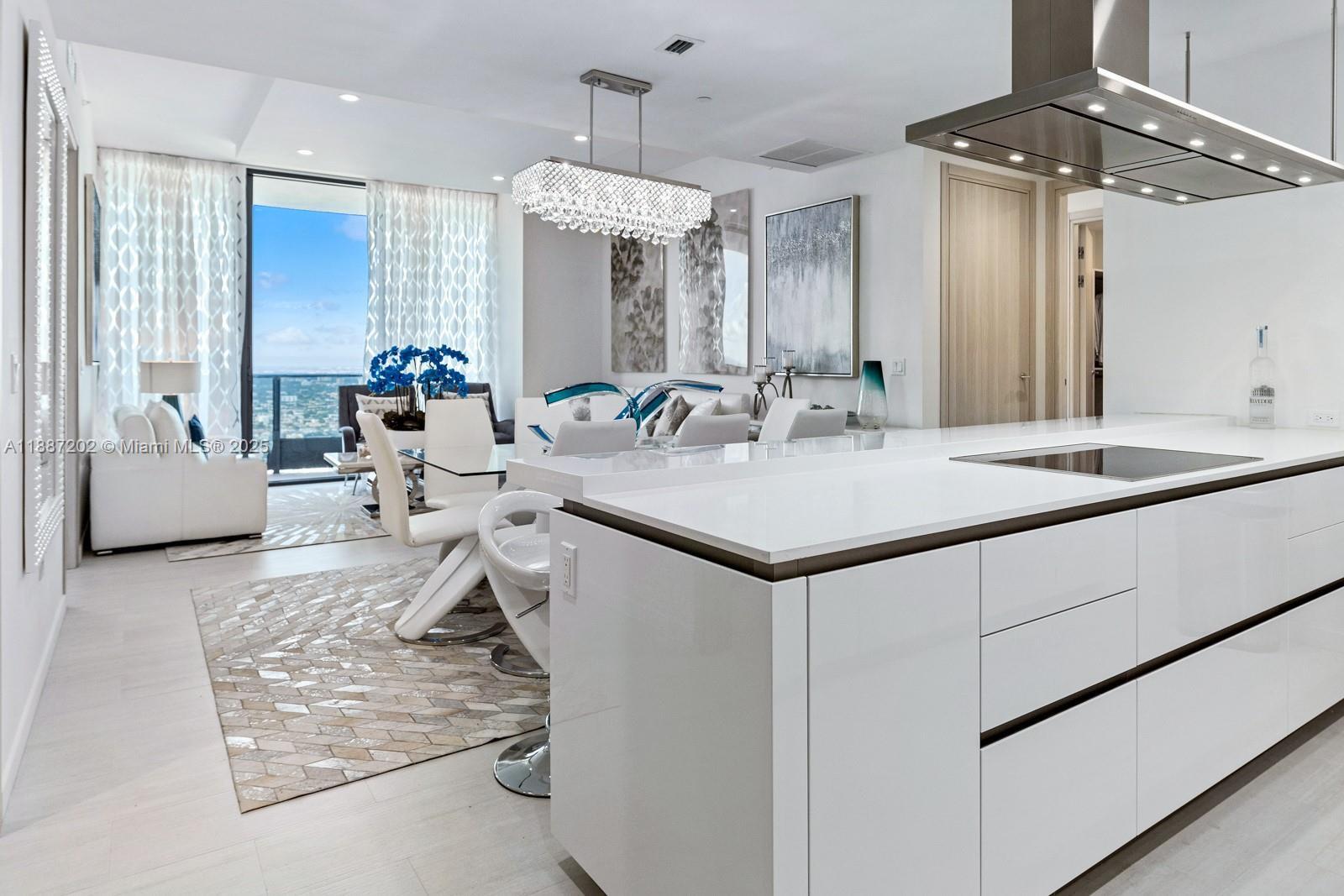 1000 Brickell Plz #PH6006, Miami FL 33131