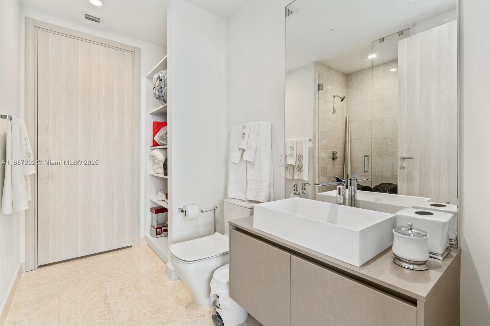1000 Brickell Plz #PH6006, Miami FL 33131