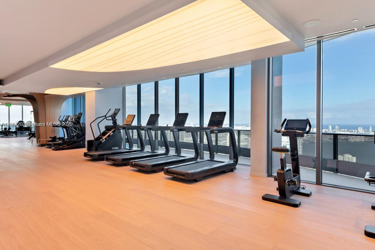 1000 Brickell Plz #PH6006, Miami FL 33131