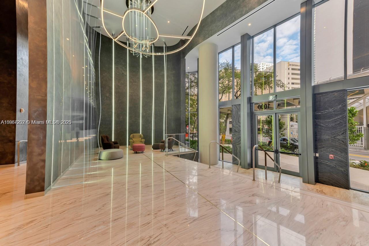 1000 Brickell Plz #PH6006, Miami FL 33131