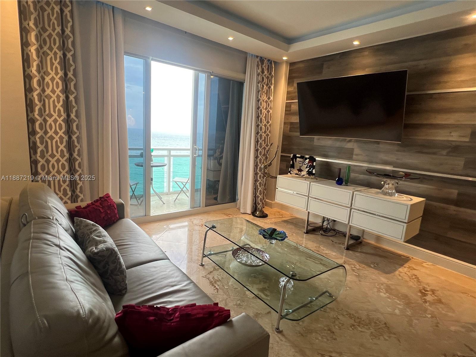 6917 Collins Ave #PH09, Miami Beach FL 33141