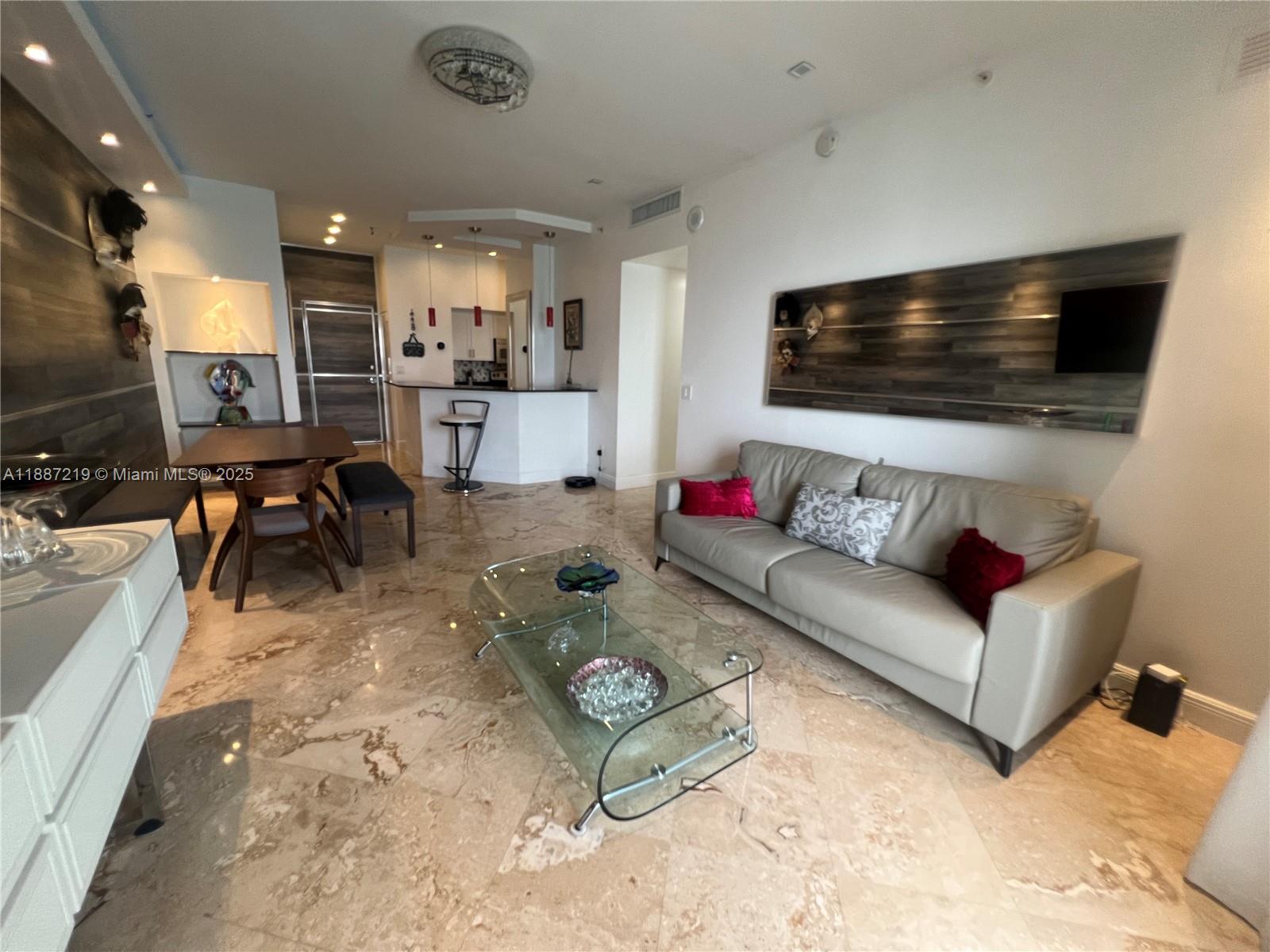 6917 Collins Ave #PH09, Miami Beach FL 33141