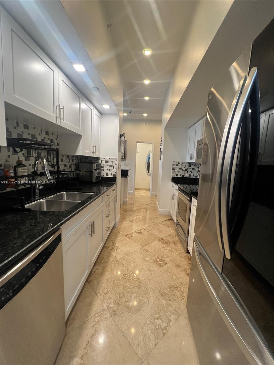 6917 Collins Ave #PH09, Miami Beach FL 33141