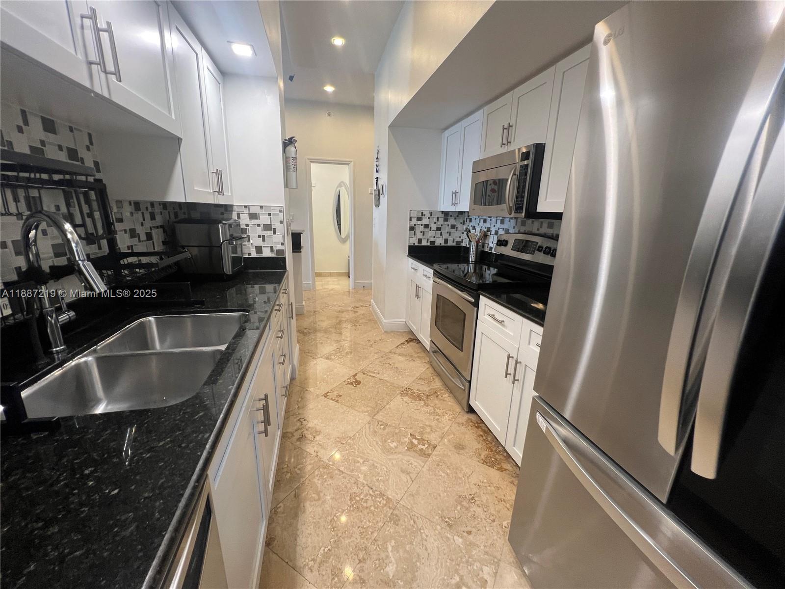 6917 Collins Ave #PH09, Miami Beach FL 33141