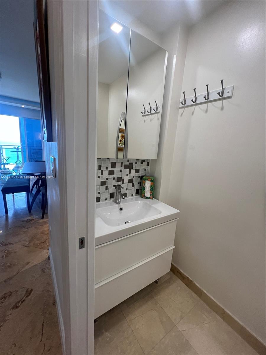 6917 Collins Ave #PH09, Miami Beach FL 33141
