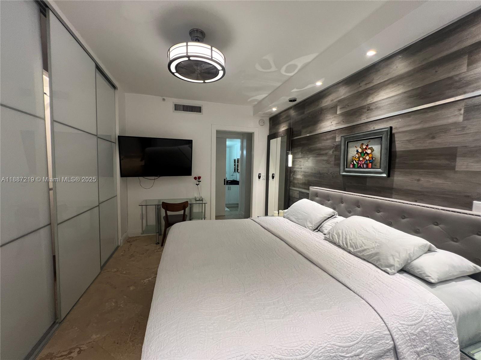6917 Collins Ave #PH09, Miami Beach FL 33141