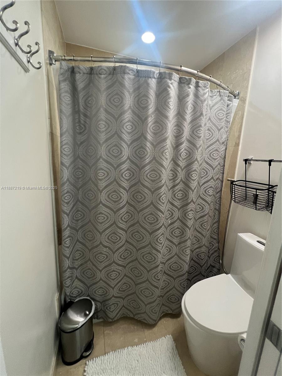 6917 Collins Ave #PH09, Miami Beach FL 33141