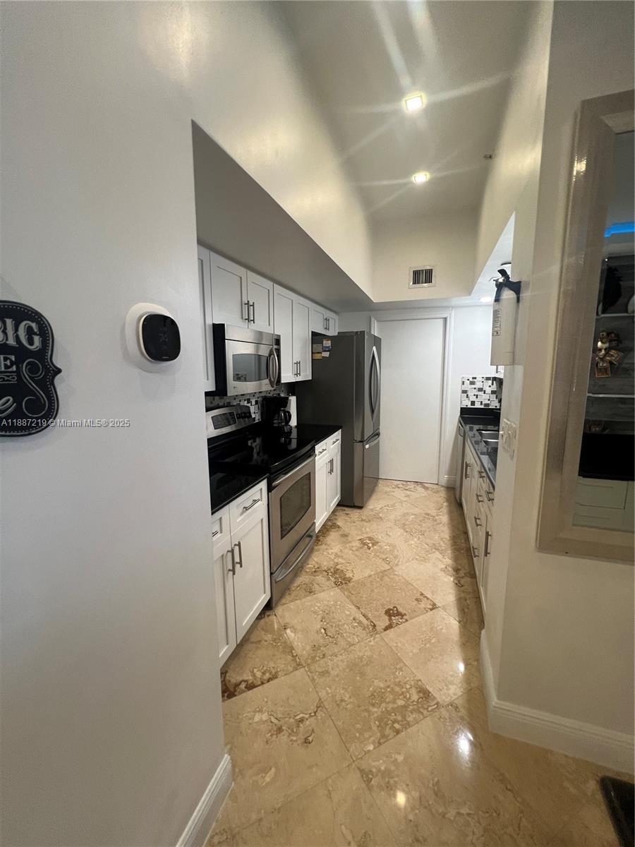 6917 Collins Ave #PH09, Miami Beach FL 33141