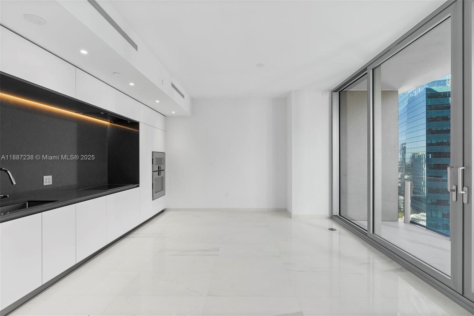 300 Biscayne Blvd Way #3508, Miami FL 33131
