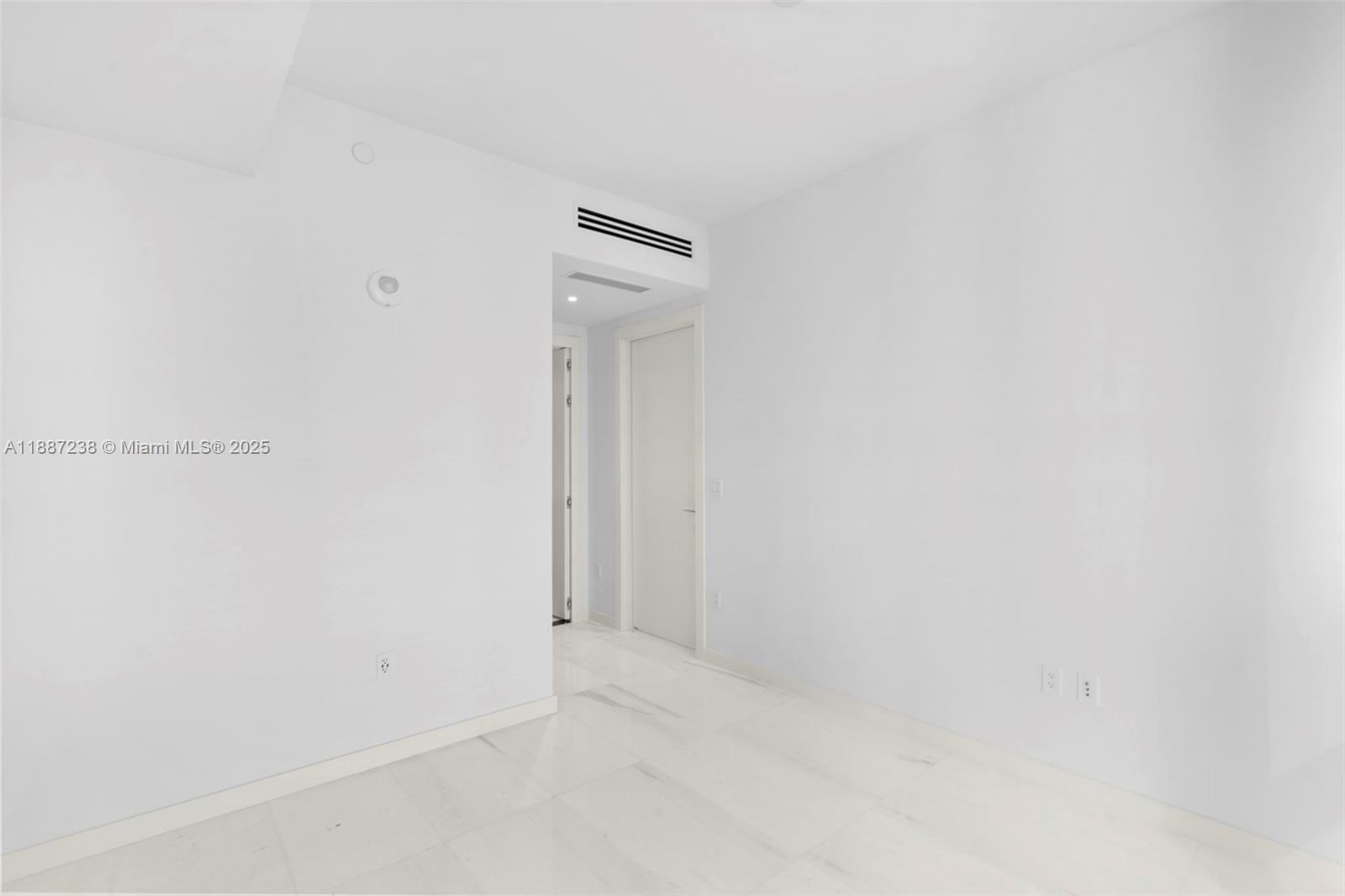 300 Biscayne Blvd Way #3508, Miami FL 33131