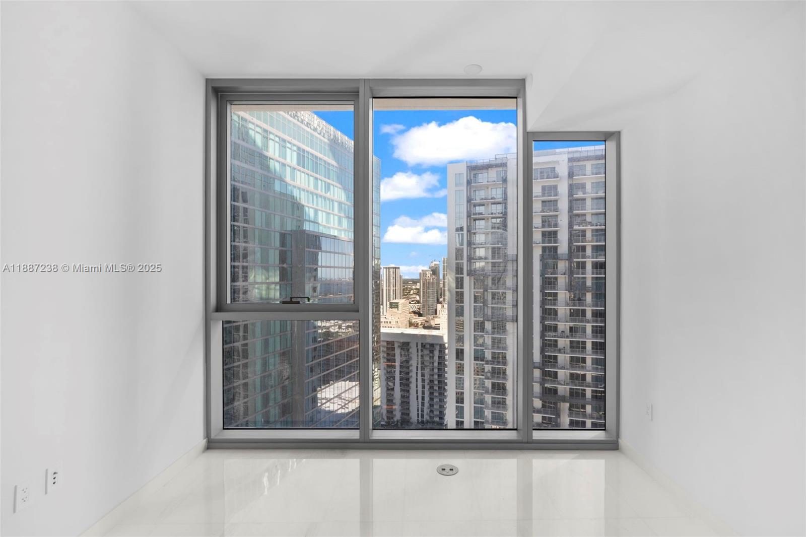 300 Biscayne Blvd Way #3508, Miami FL 33131