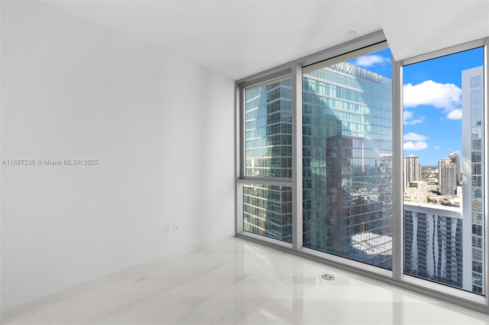 300 Biscayne Blvd Way #3508, Miami FL 33131