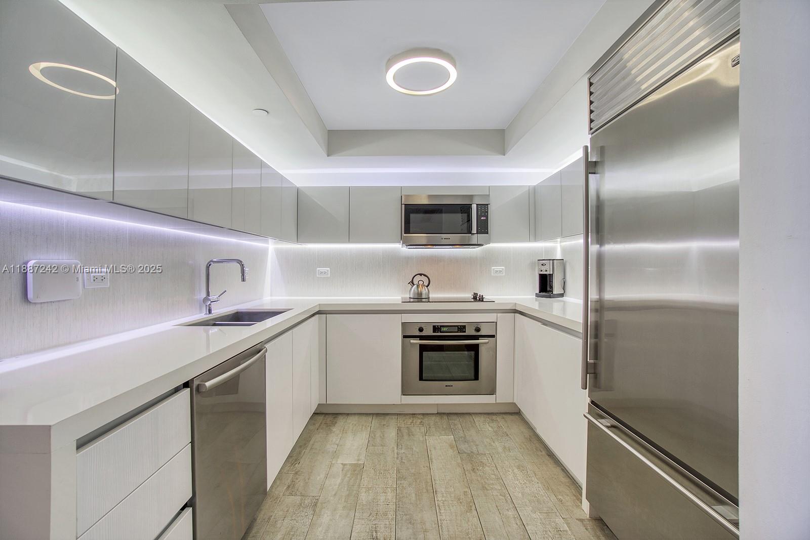 102 24 Street #945, Miami Beach FL 33139