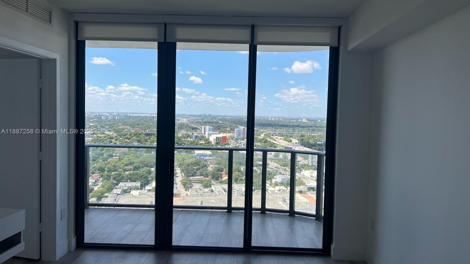 121 NE 34th St #2910, Miami FL 33137
