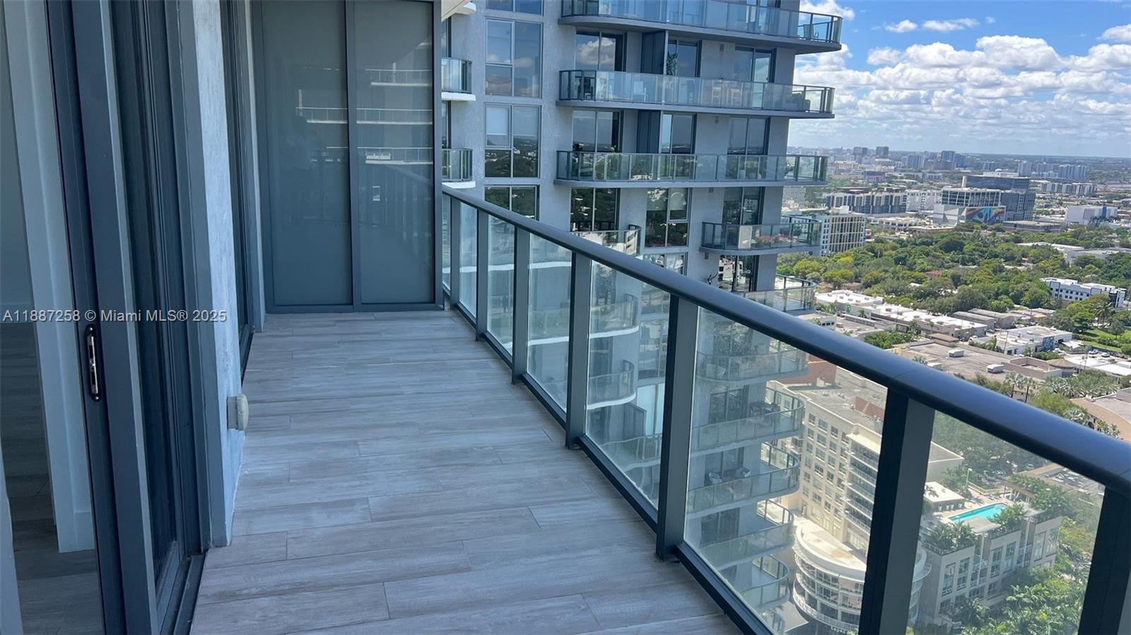 121 NE 34th St #2910, Miami FL 33137