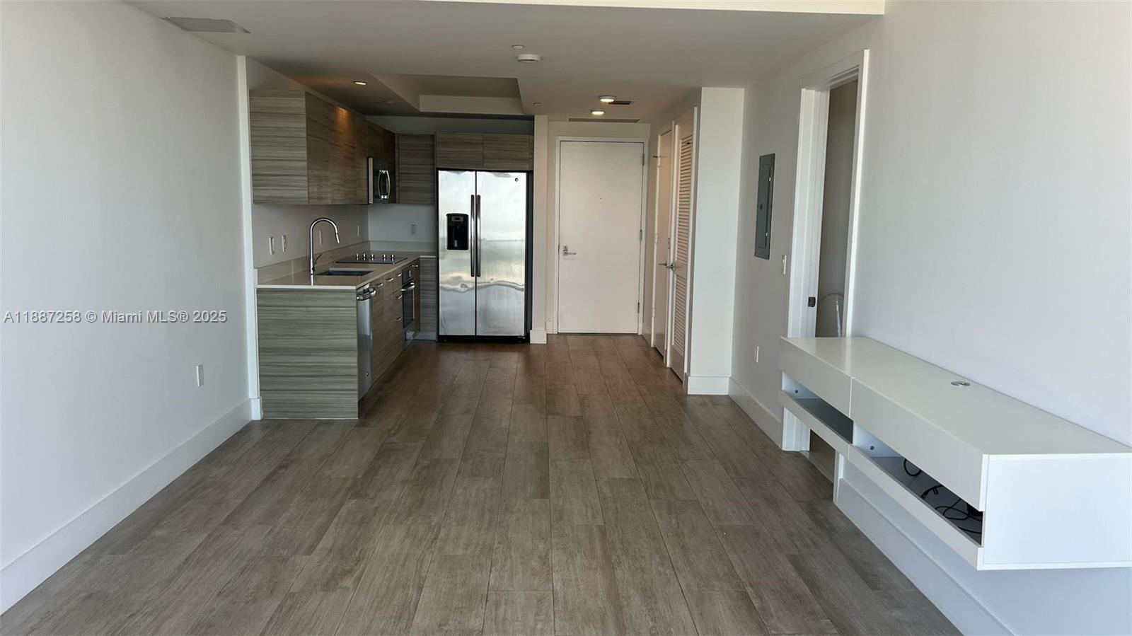 121 NE 34th St #2910, Miami FL 33137