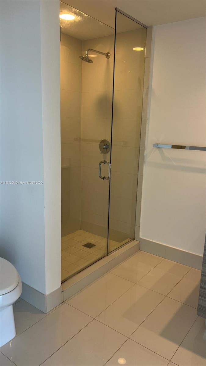 121 NE 34th St #2910, Miami FL 33137