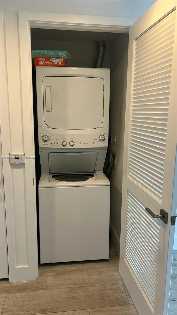 121 NE 34th St #2910, Miami FL 33137