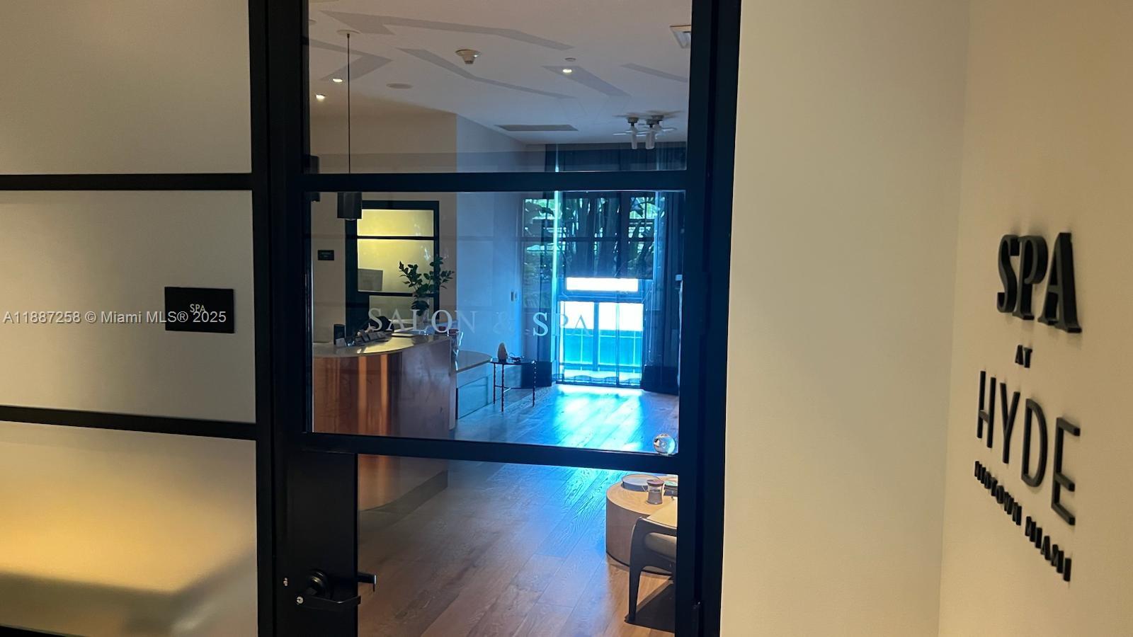 121 NE 34th St #2910, Miami FL 33137