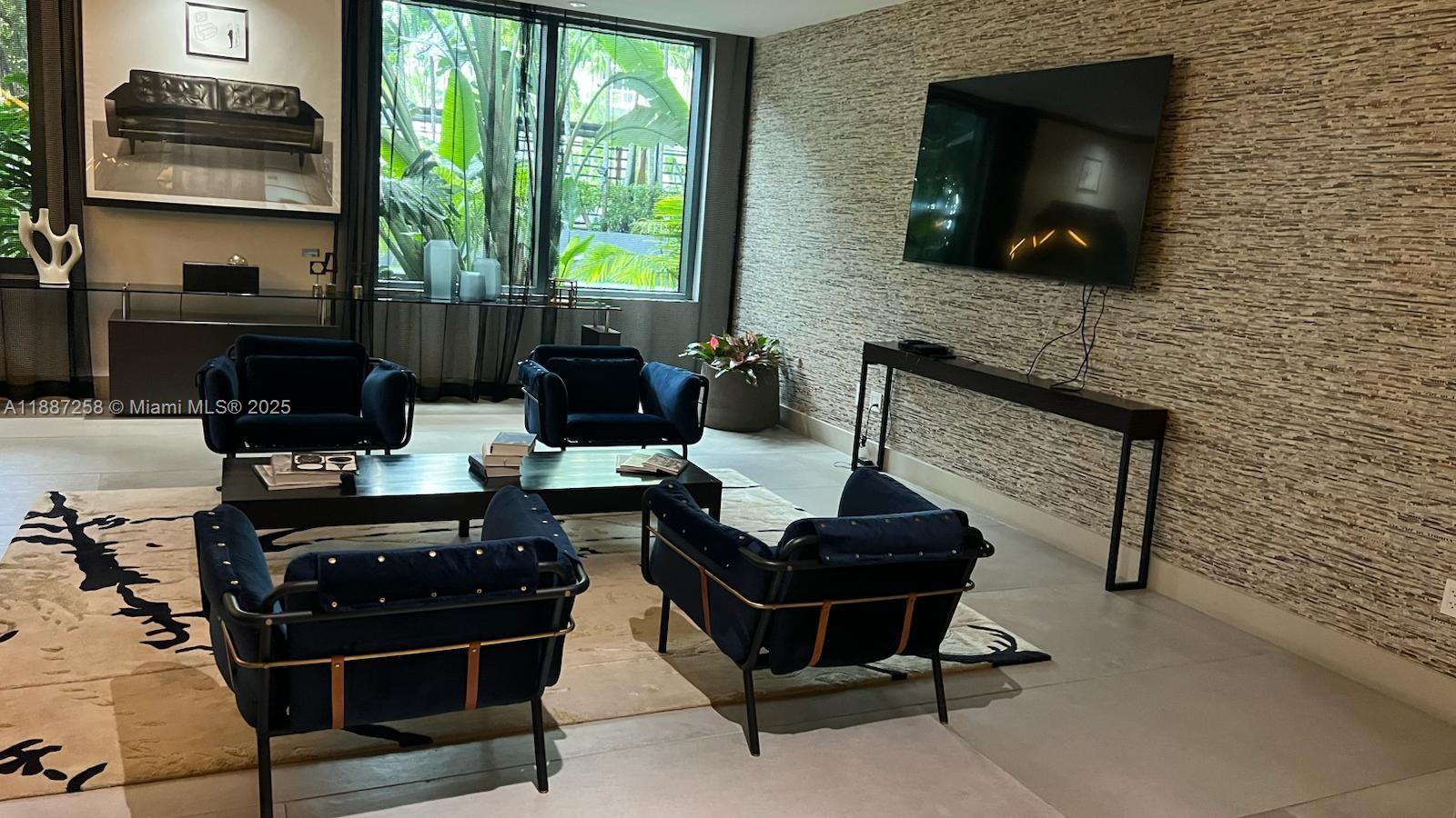 121 NE 34th St #2910, Miami FL 33137